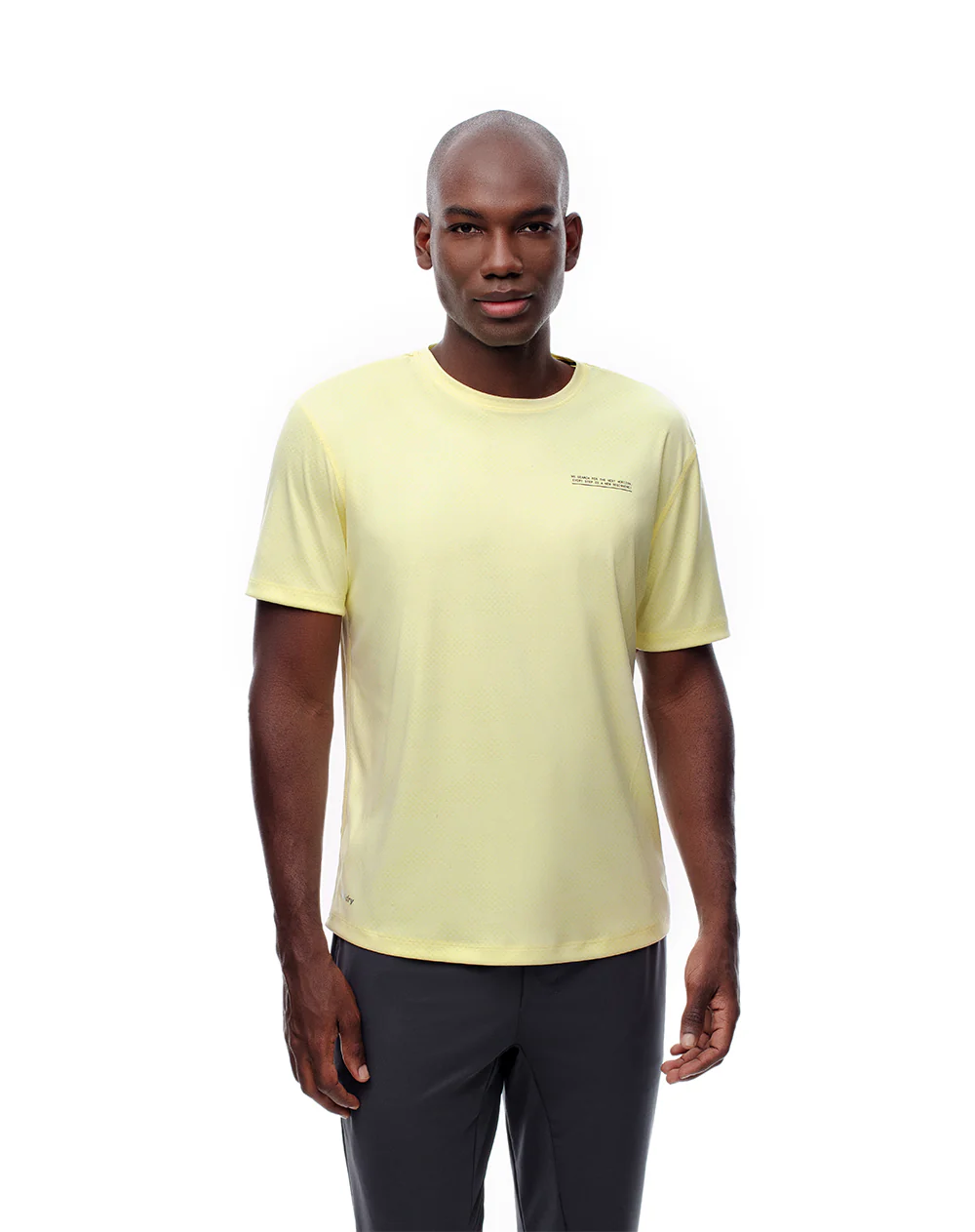 Camiseta deportiva control humedad amarillo hombre - Image 4