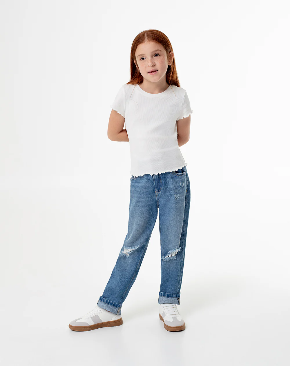 Jean mom fit tiro medio índigo medio niña