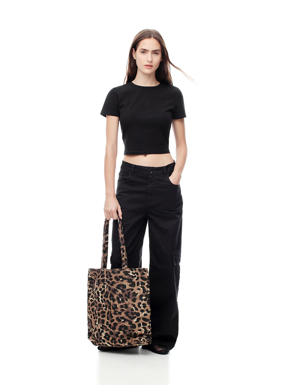 Camiseta crop slim algodón negra mujer - Image 4