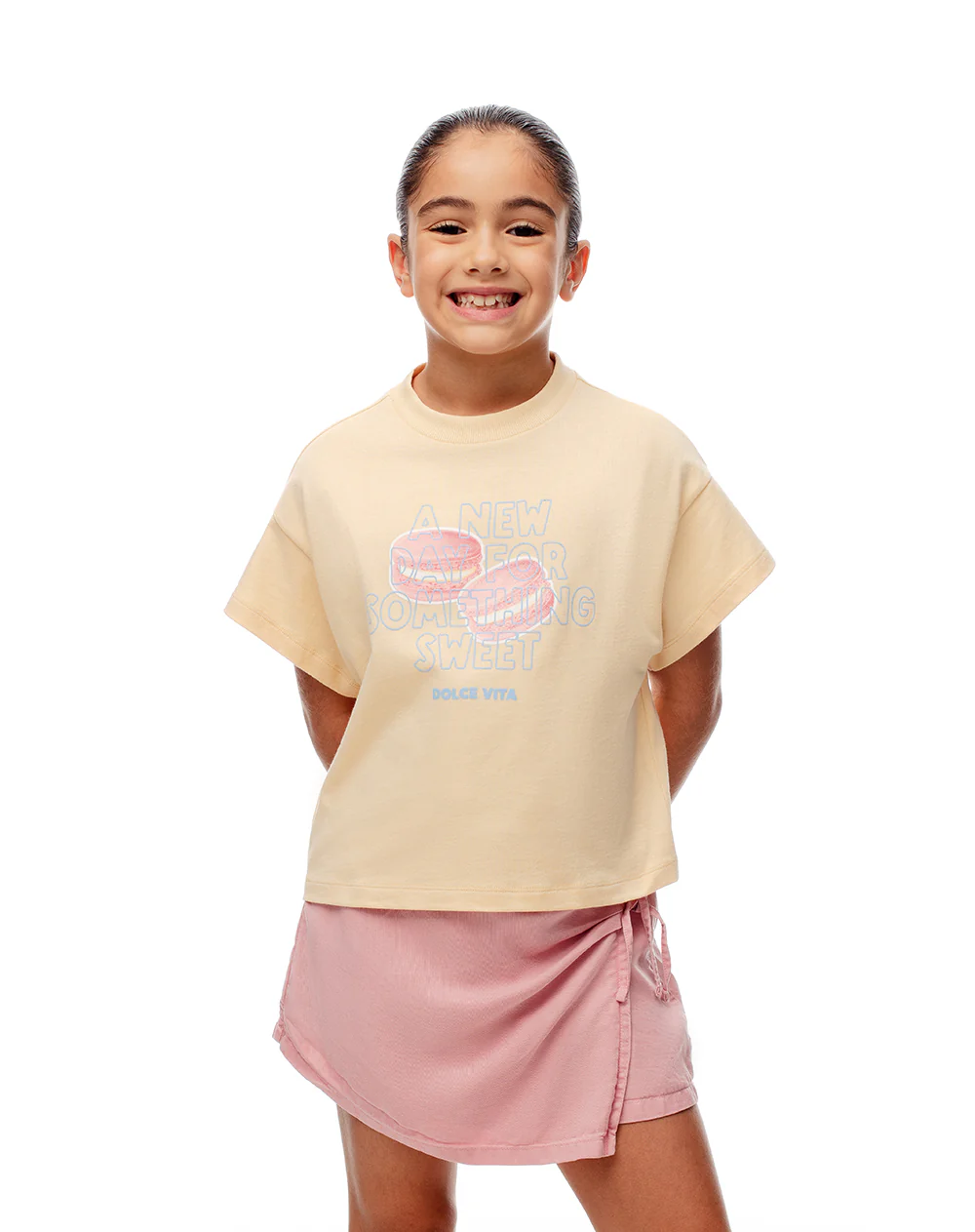 Camiseta regular algodón amarilla estampada niña