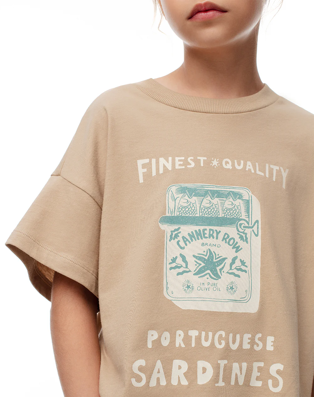 Camiseta regular algodón caqui estamada niña - Image 3