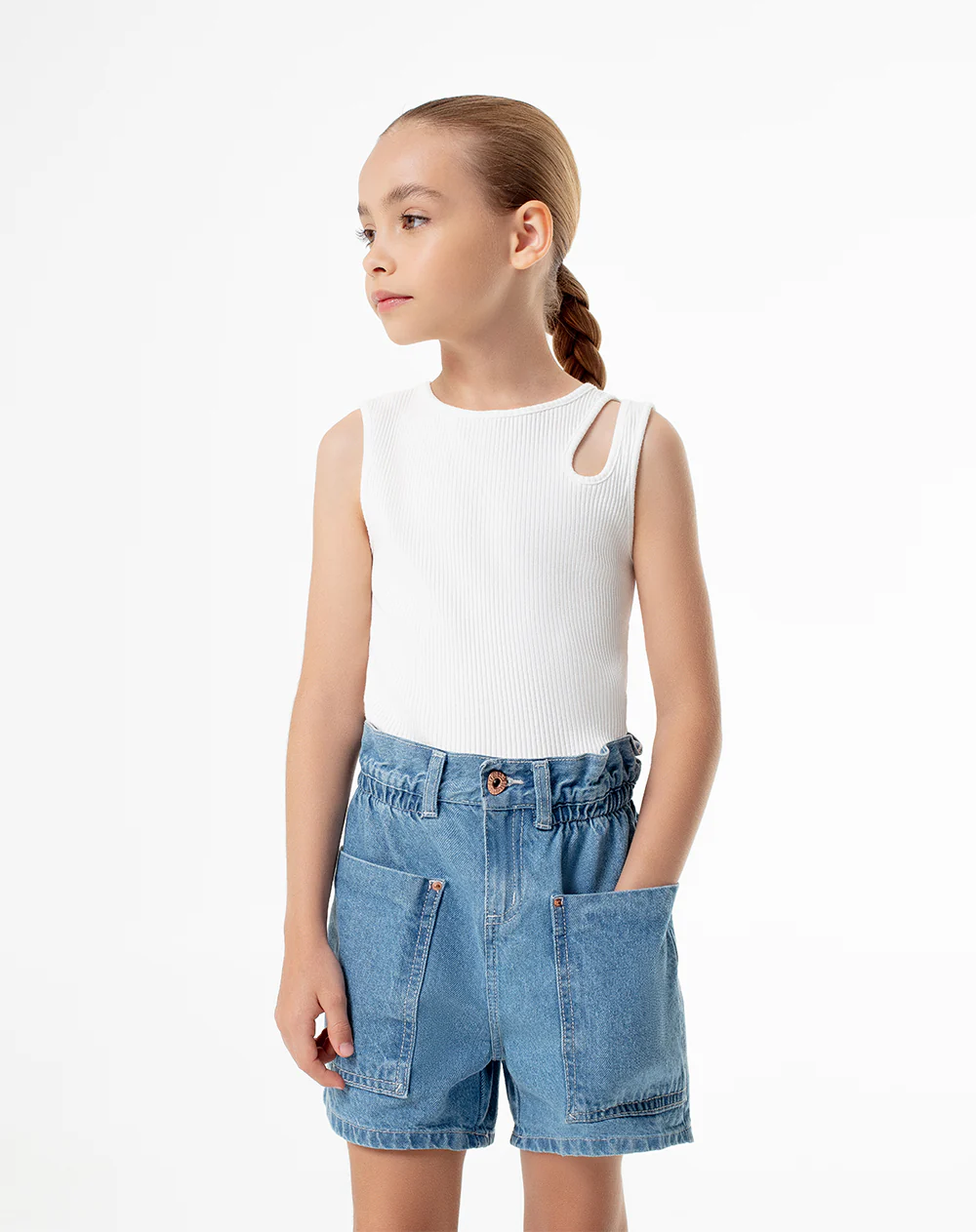 Short cargo tiro alto denim índigo medio niña - Image 4