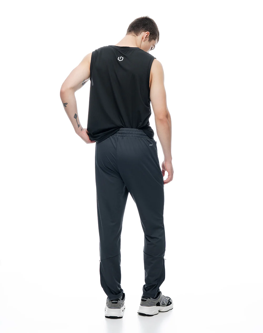 Pantalón deportivo control humedad gris hombre - Image 2