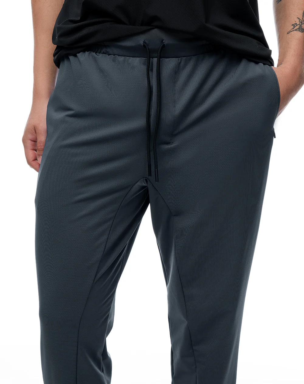 Pantalón deportivo control humedad gris hombre - Image 3