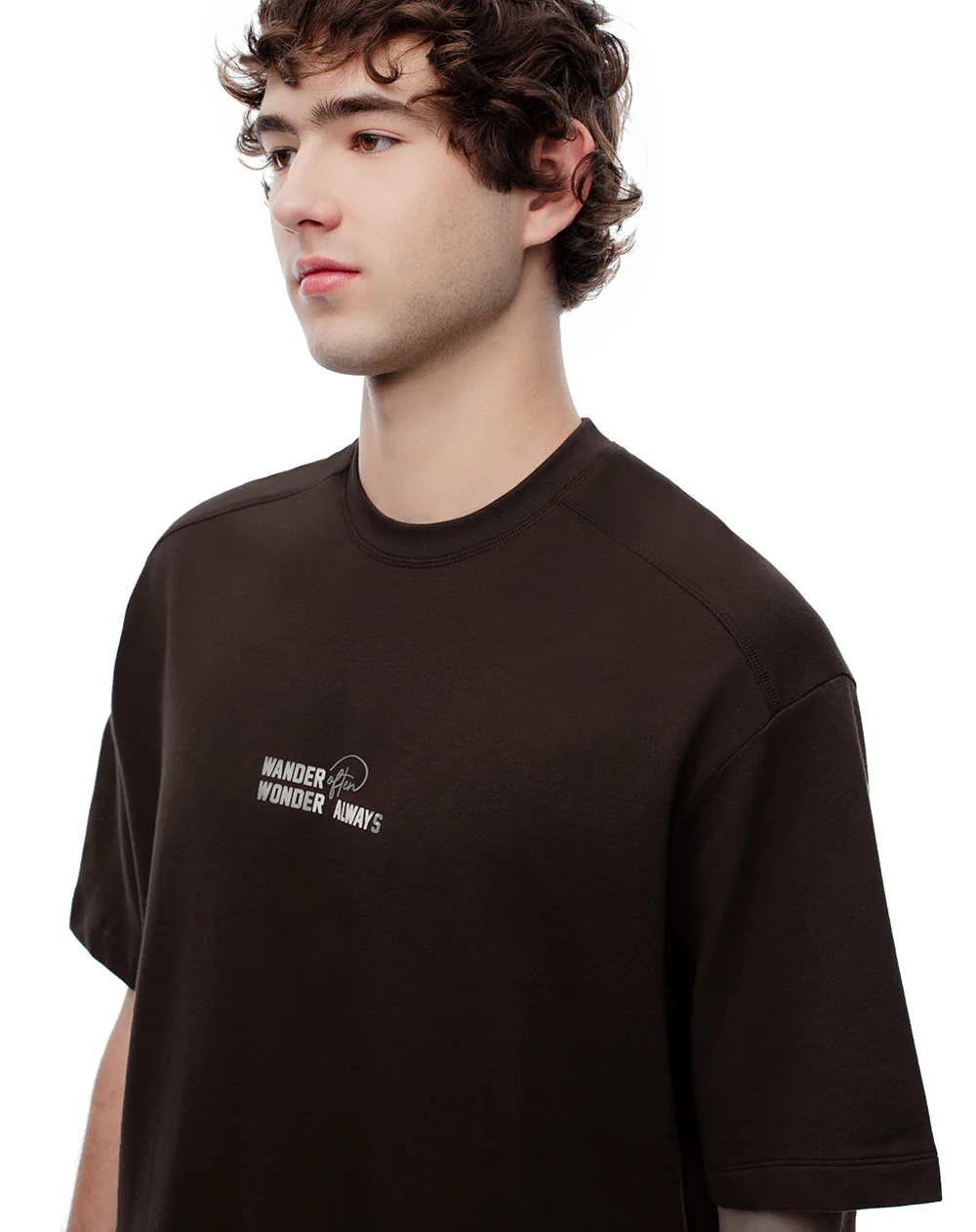 Camiseta oversize algodón chocolate estampada hombre - Image 4