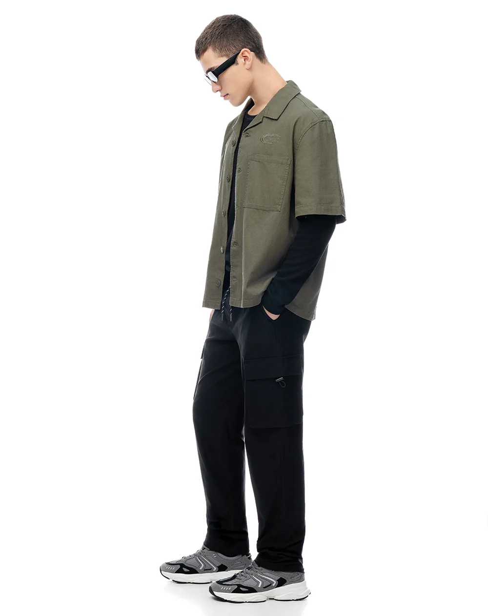Pantalón cargo regular liviano negro hombre - Image 4