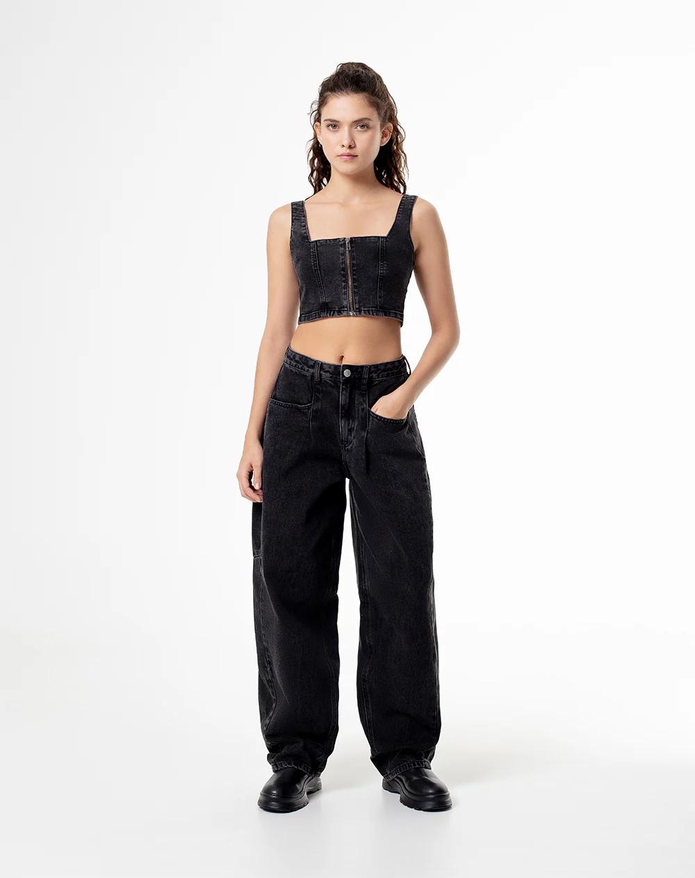 Crop top slim denim negro mujer - Image 4