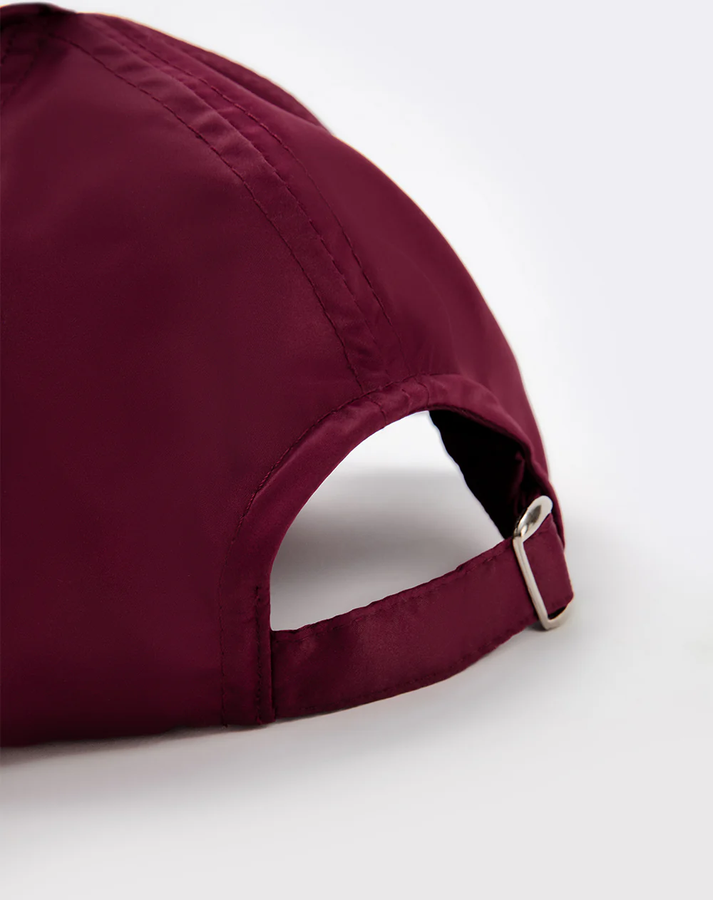Gorra estampada vino tinto unisex mujer - Image 3