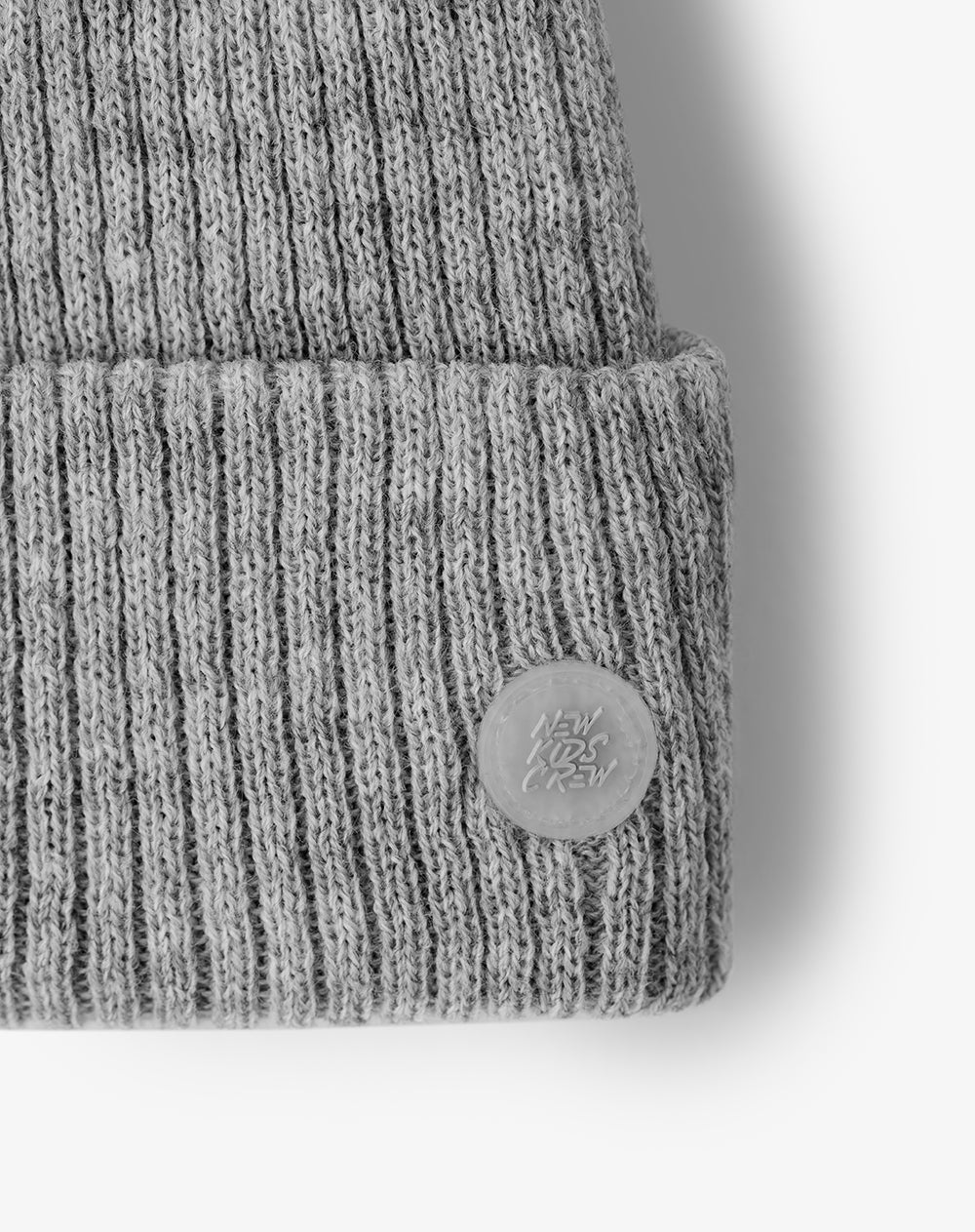 Gorro beanie tejido gris niños - Image 2