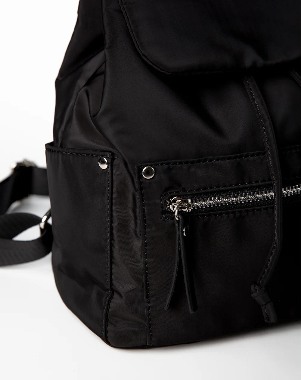 Morral tipo drawstring negro niña mujer - Image 3