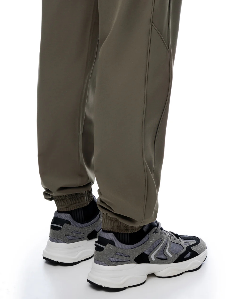Jogger regular tiro medio café hombre - Image 5