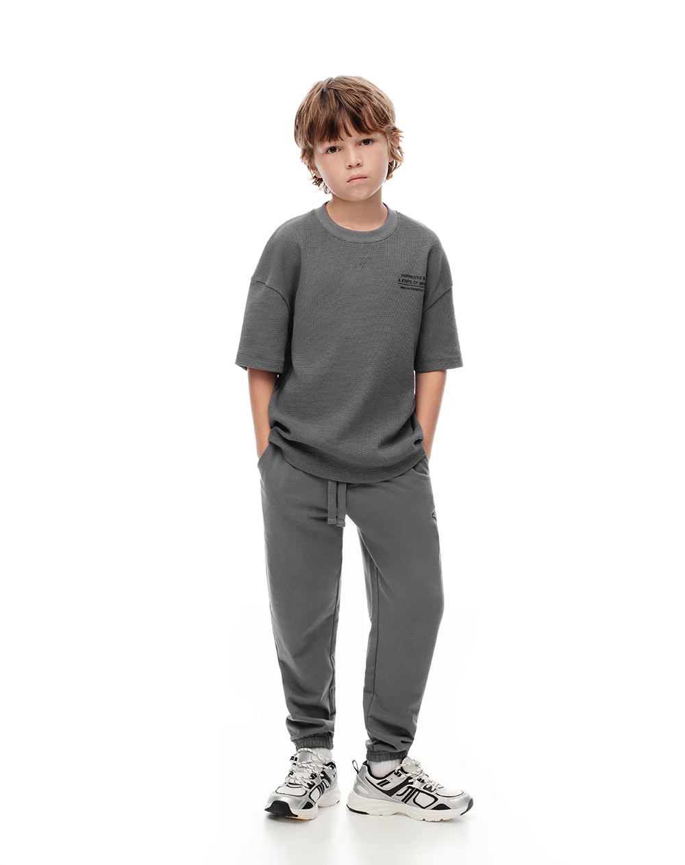 Jogger regular gris niño