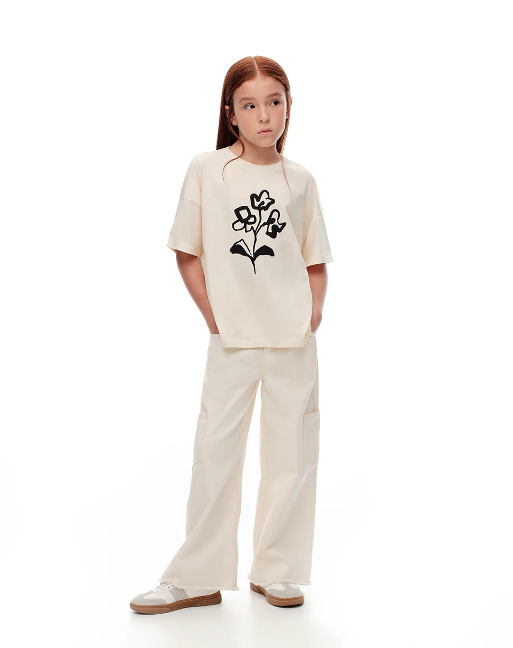 Camiseta oversize algodón blanca estampada niña - Image 4