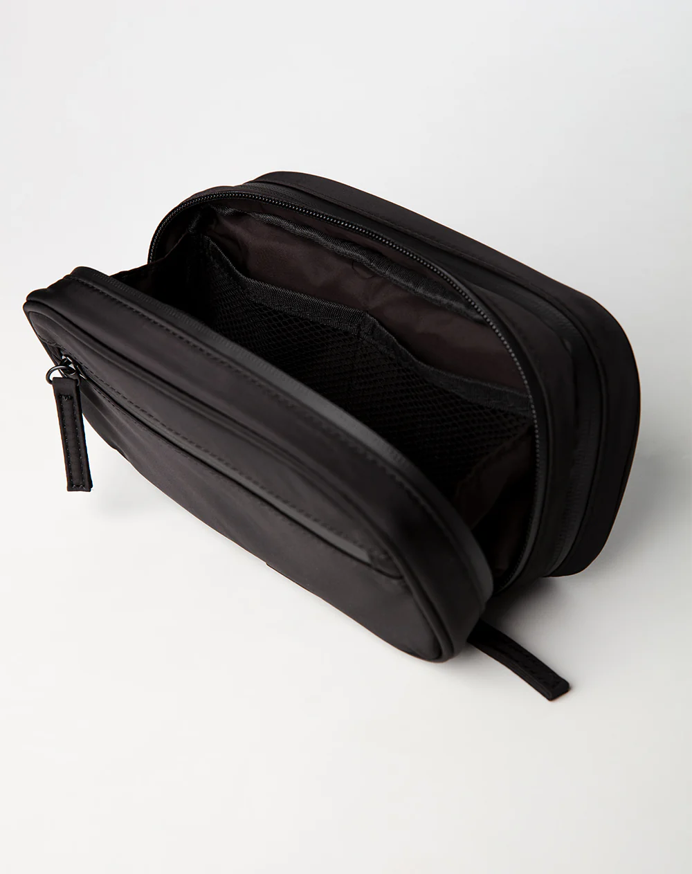 Estuche orgnaizador negro mujer - Image 4
