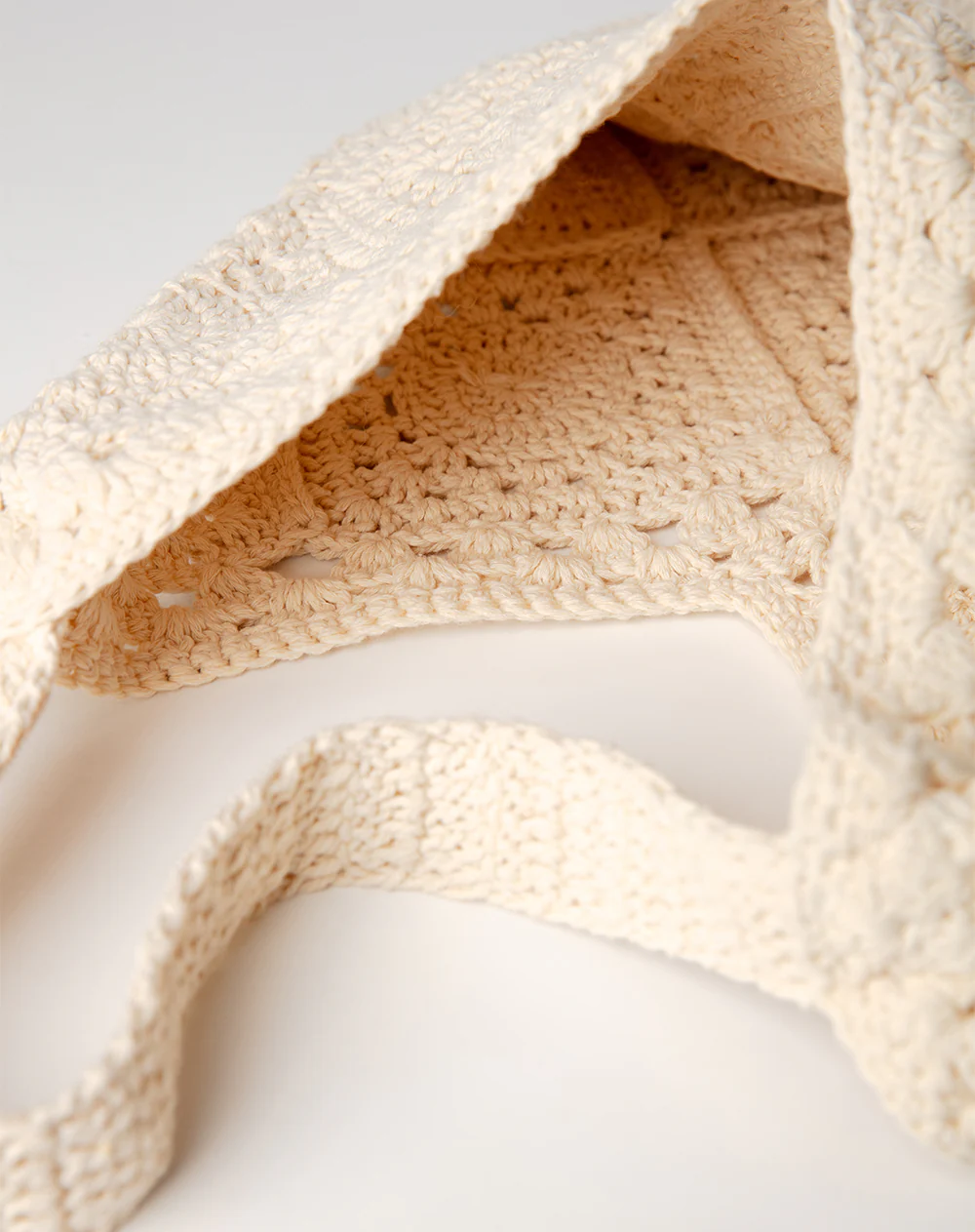 Bolso hobo tejido tipo crochet crudo mujer - Image 3