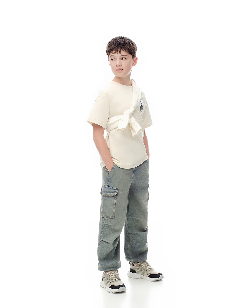 Jean tipo jogger cargo índigo medio niño