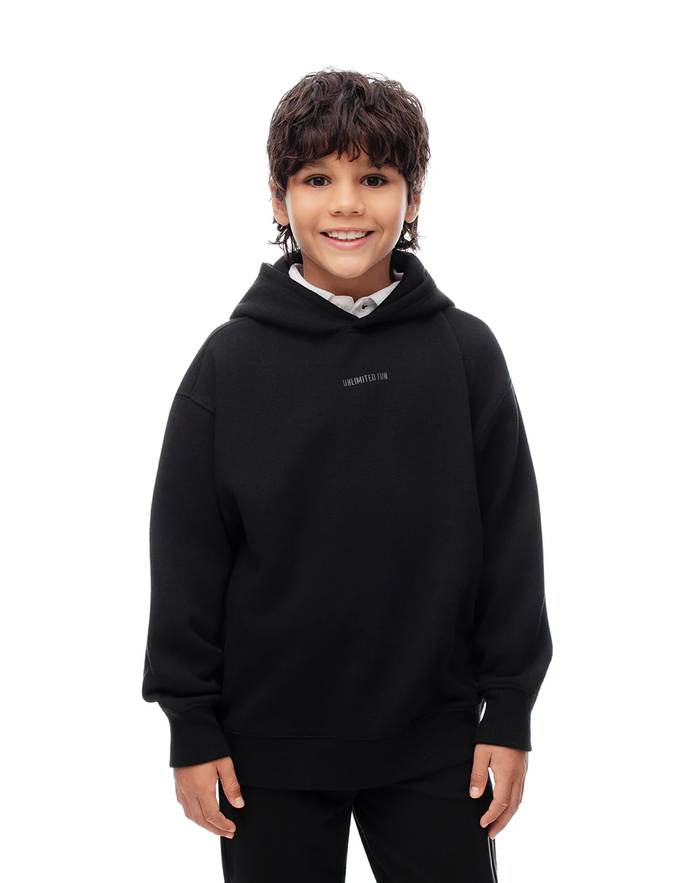 Buzo tipo hoddie negro niño