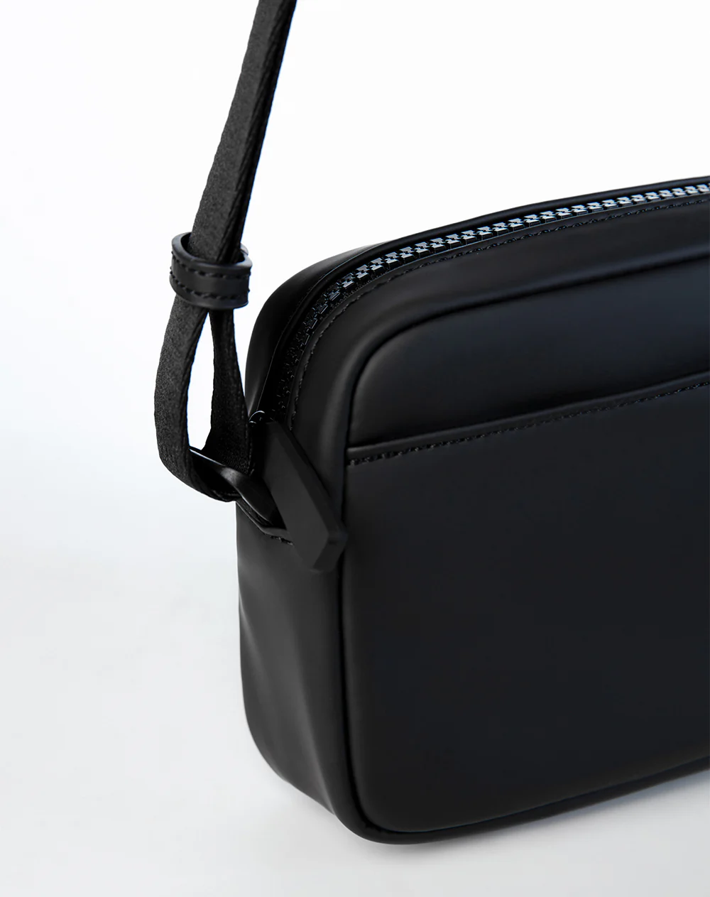 Bolso tipo bandolera negro hombre - Image 4