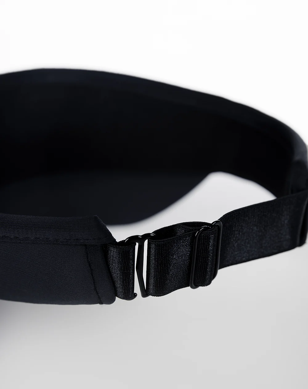 Visera deportiva negra mujer - Image 3