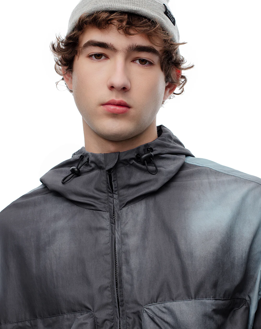 Chaqueta liviana utilitaria estampada hombre - Image 5