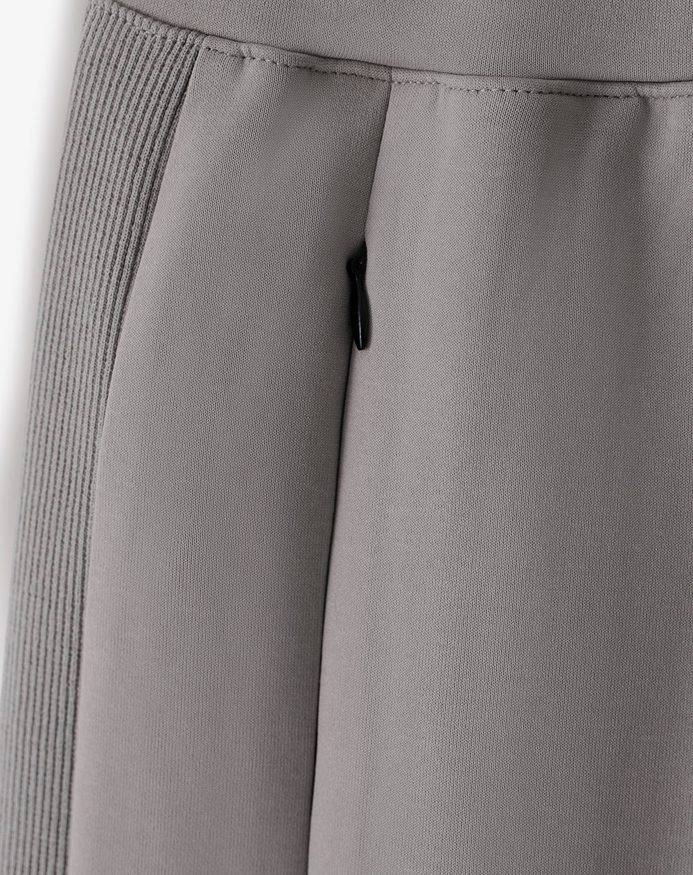 Pantalón deportivo taupe hombre - Image 7