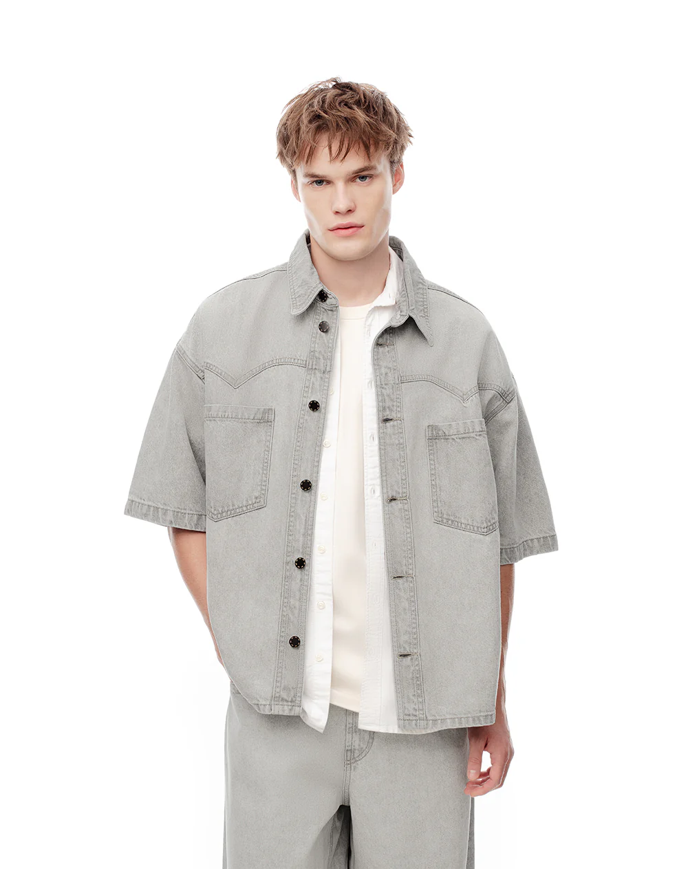 Camisa manga corta regular denim gris hombre