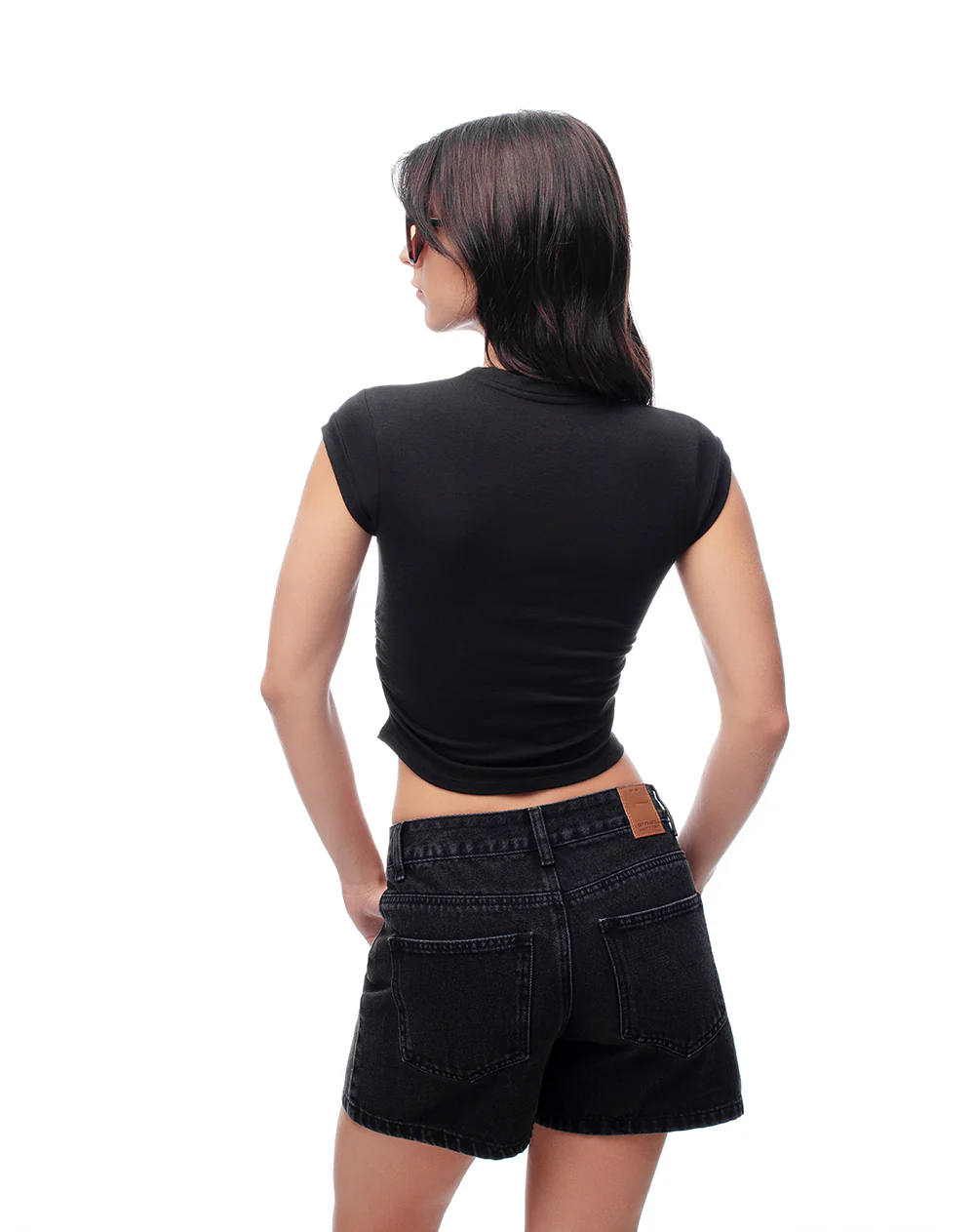 Camiseta crop slim negra mujer - Image 2