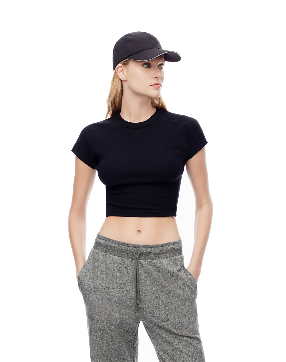 Camiseta crop slim rib algodón negro mujer