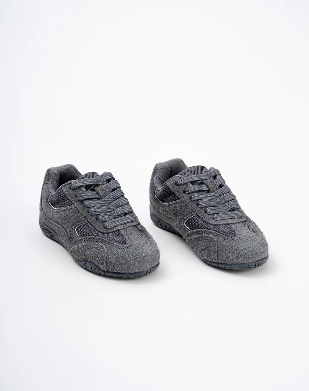 Tenis gris niño