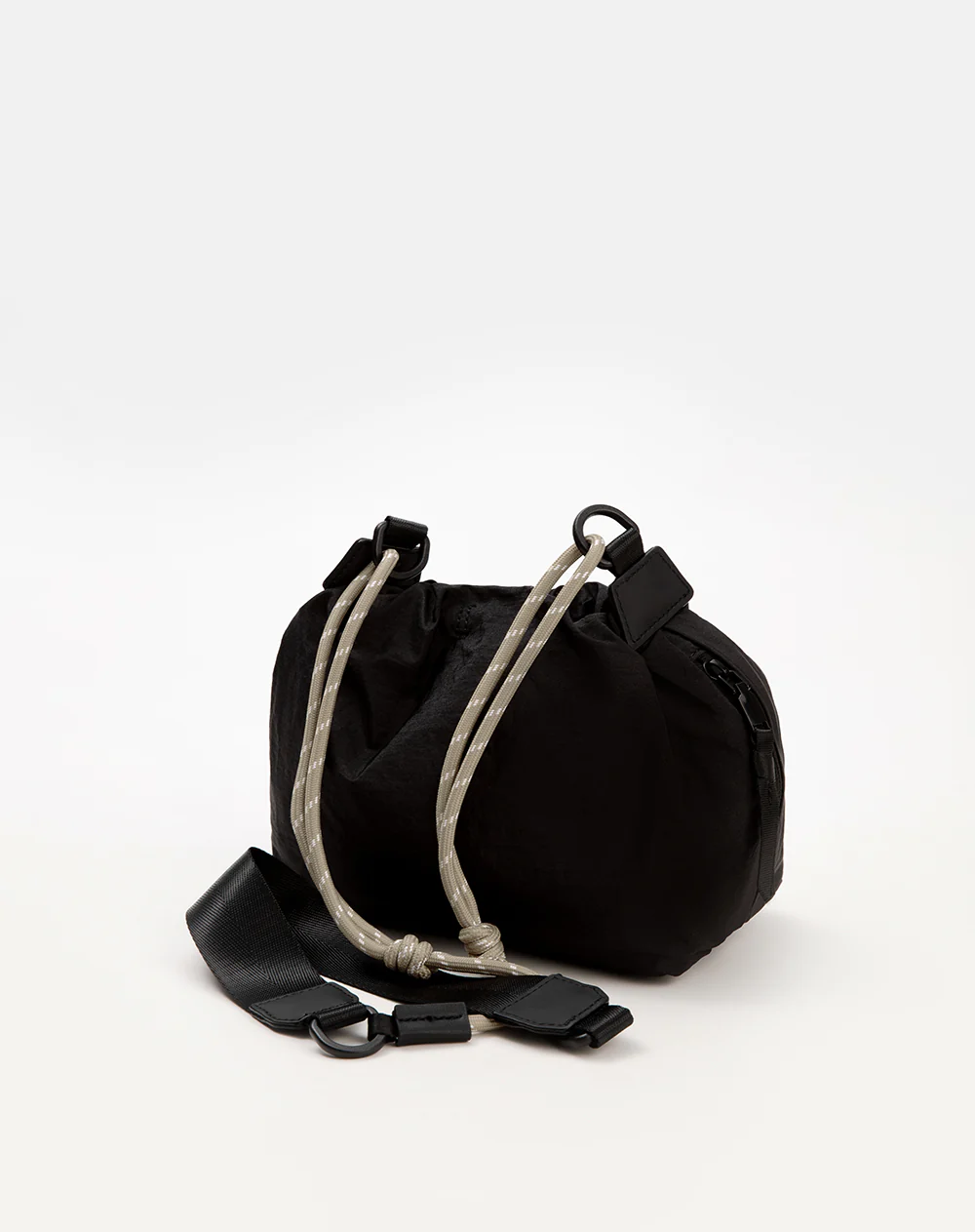 Bolso bucket negro mujer - Image 5