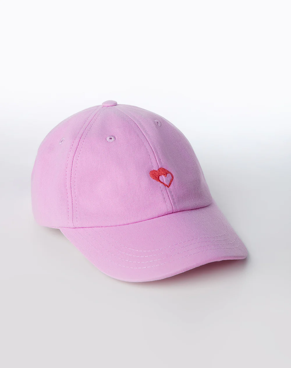 Gorra bordada corazón rosada mujer