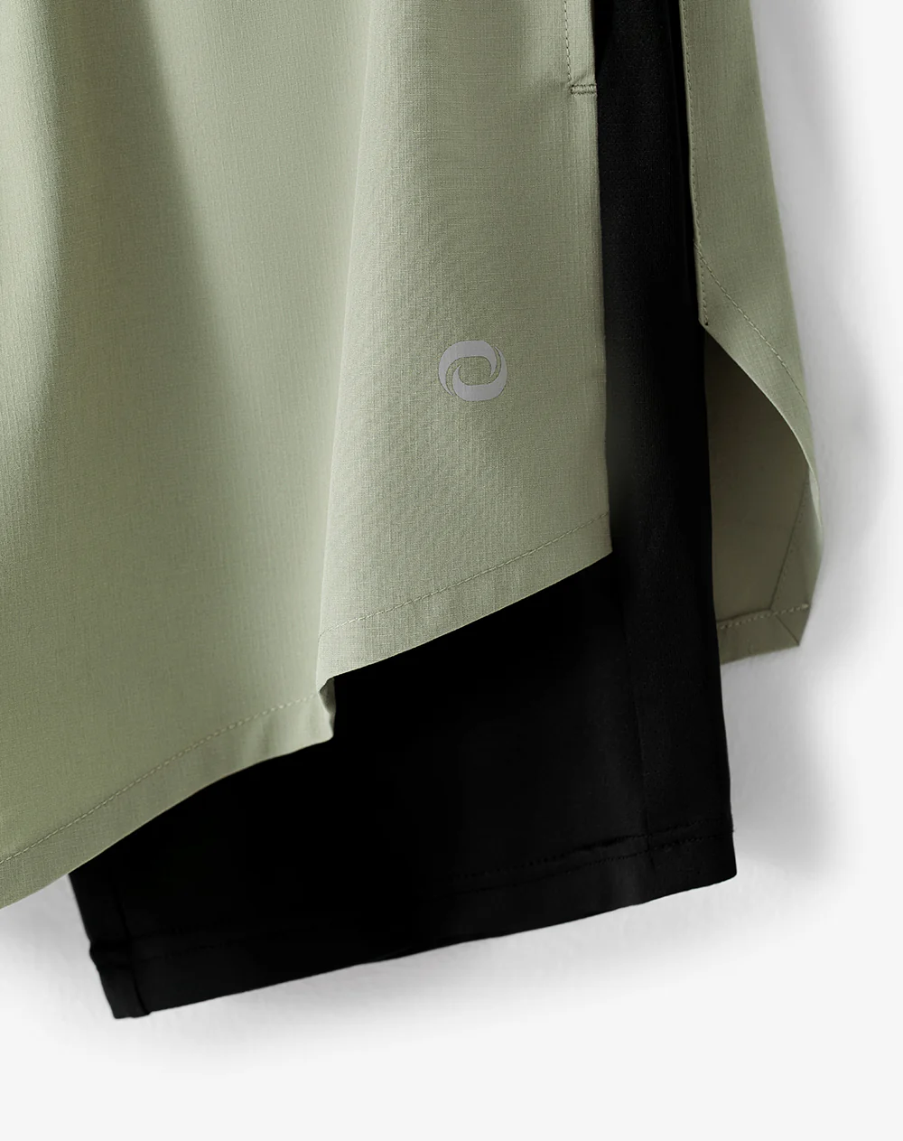 Pantaloneta deportiva verde bloques hombre - Image 8