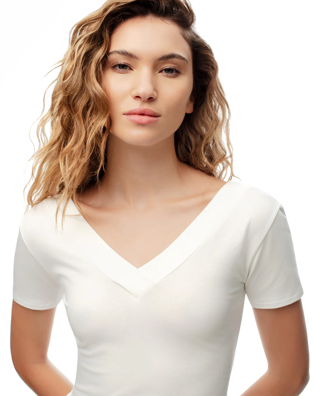 Camiseta regular uso 2 en 1 blanca mujer - Image 4