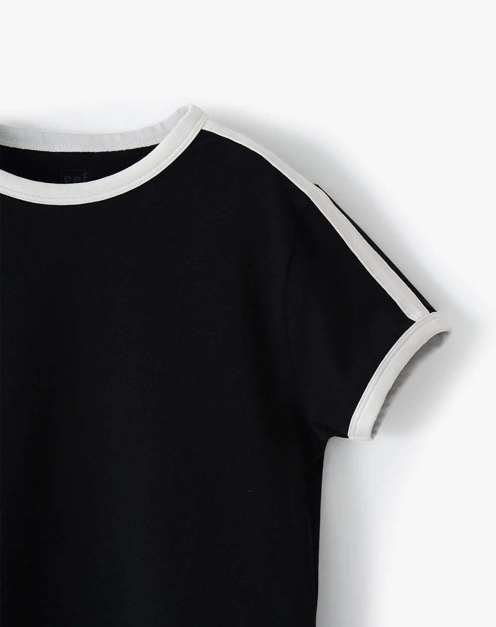 Camiseta slim fit manga corta negra - Image 6