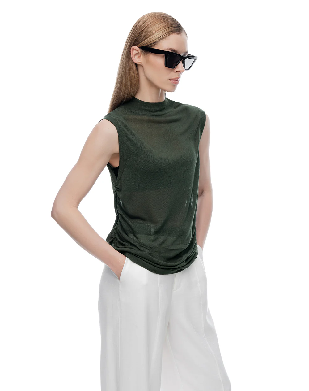 Blusa regular drapeada verde mujer - Image 5