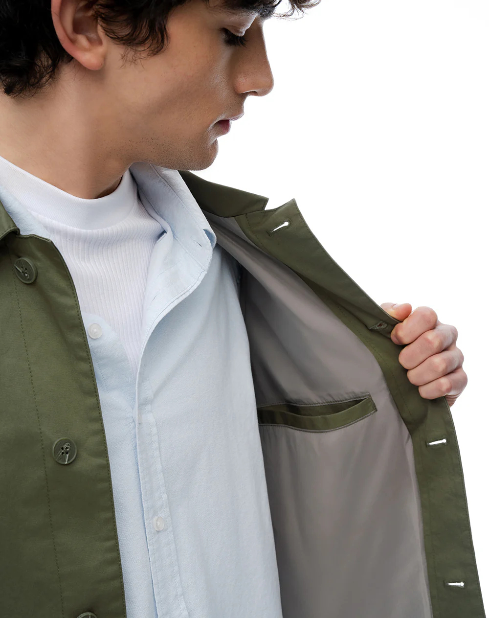 Chaqueta overshirt regular liviana verde oliva hombre - Image 4
