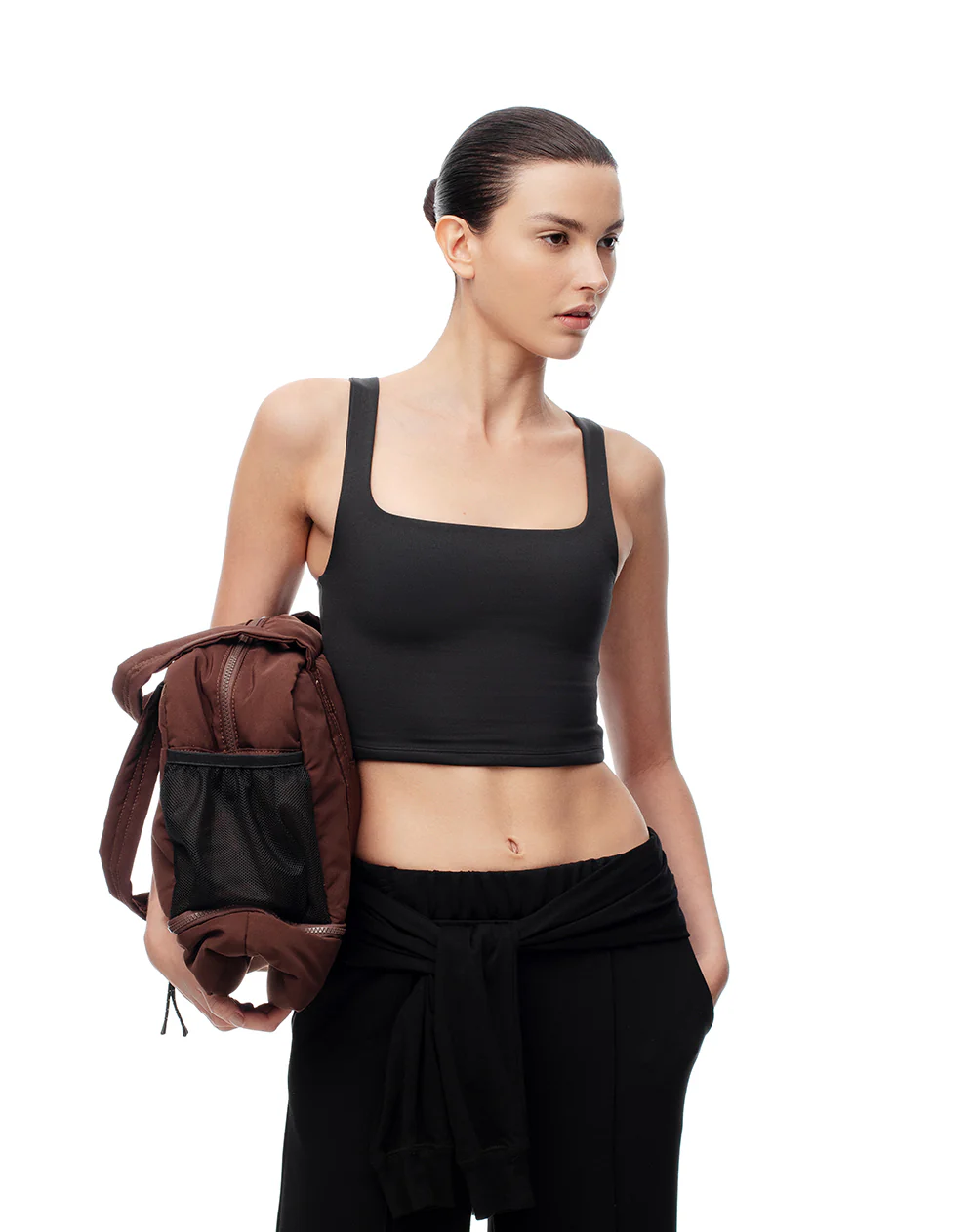 Camiseta crop deportiva secado rápido negra mujer - Image 3