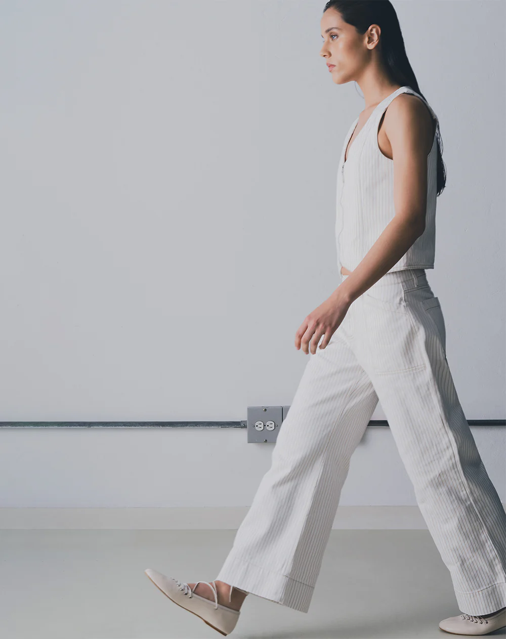 Jean flare tiro medio crudo rayas mujer - Image 7