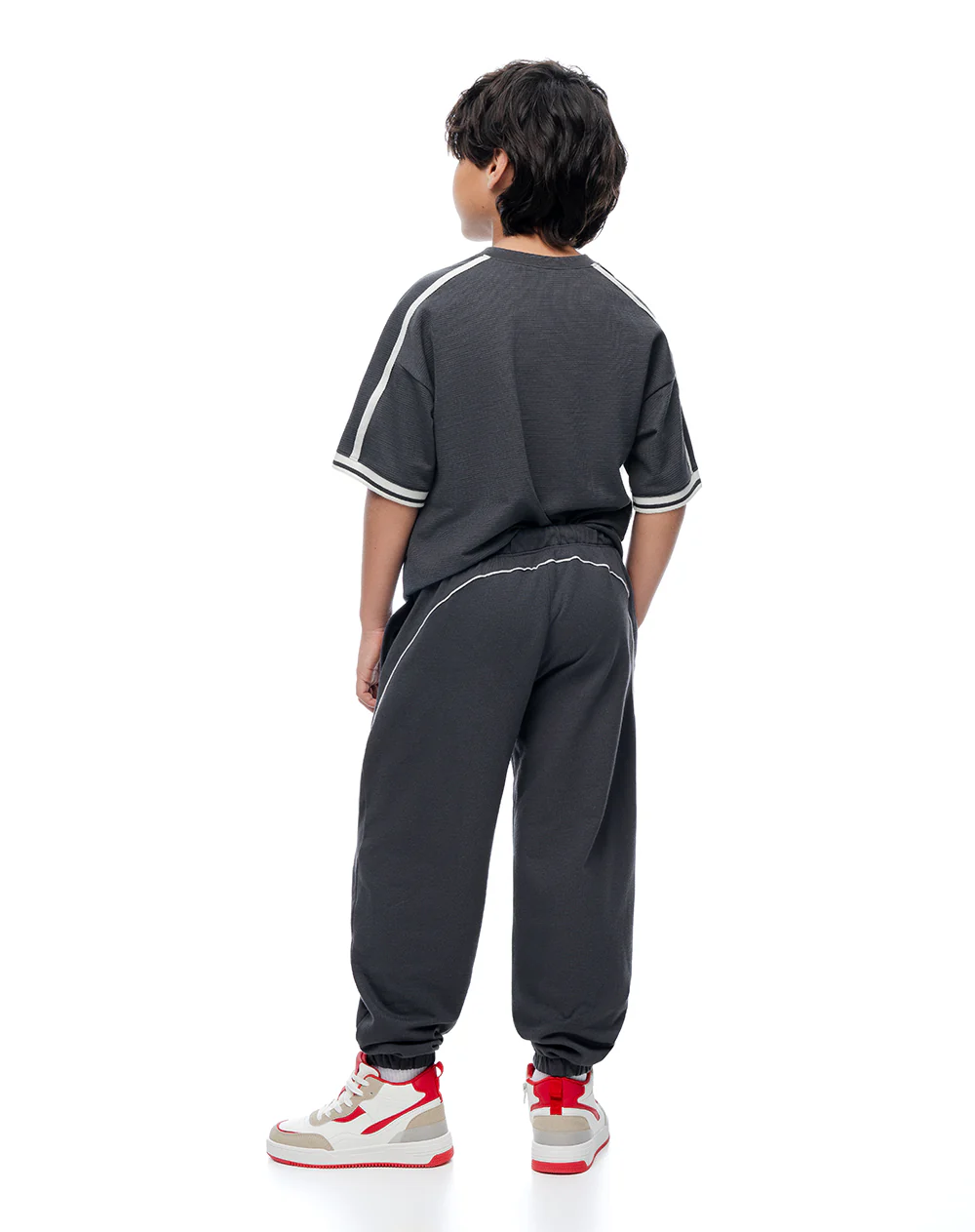Jogger regular tiro medio gris niño - Image 2