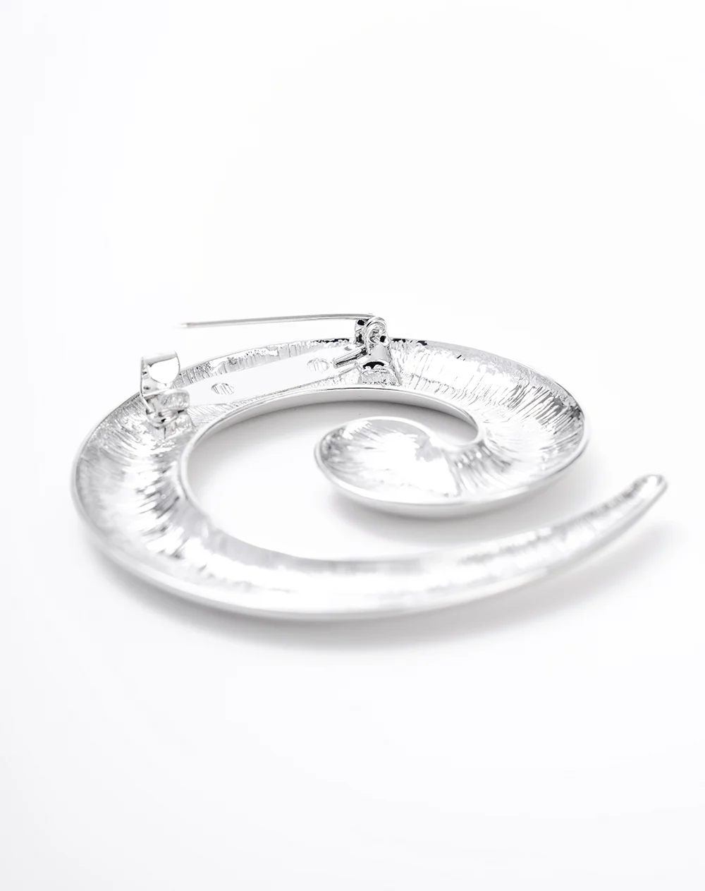 Prendedor espiral plateado mujer - Image 3