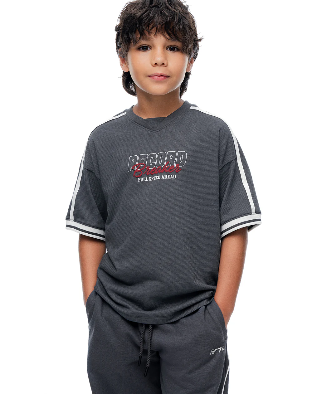 Camiseta regular manga corta gris niño