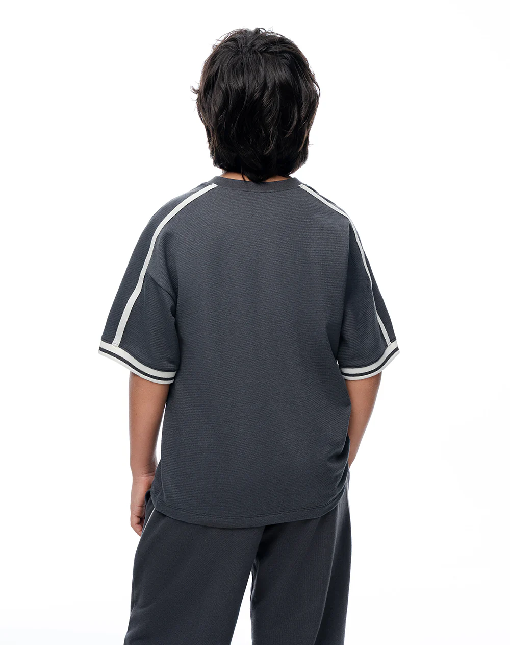 Camiseta regular manga corta gris niño - Image 2