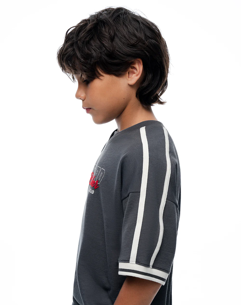 Camiseta regular manga corta gris niño - Image 3