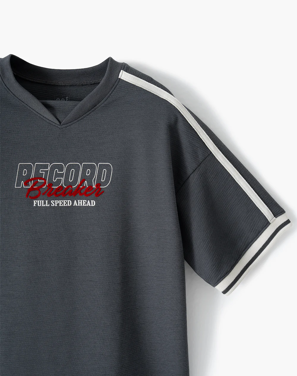 Camiseta regular manga corta gris niño - Image 6